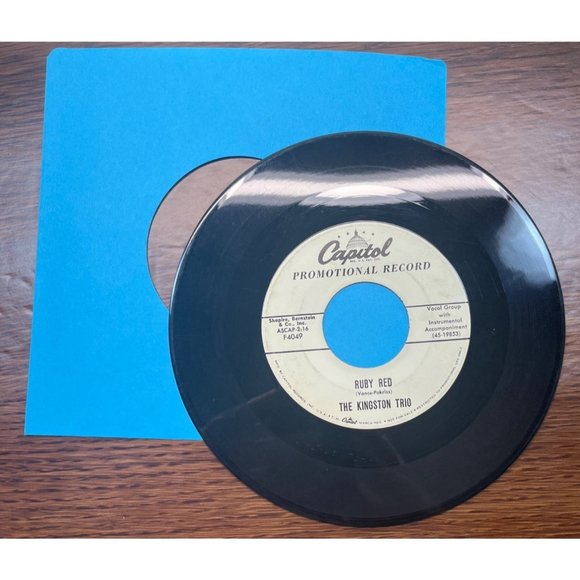 The Kingston Trio Tom Dooley Ruby Red 45 Country Promo Capitol F4049 - Picture 4 of 4